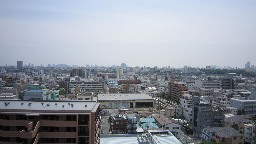 View photos from the dwelling unit. Local (11 May 2013) Shooting