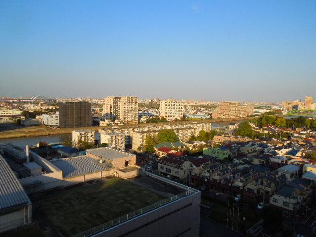 View photos from the dwelling unit. Local (11 May 2013) Shooting