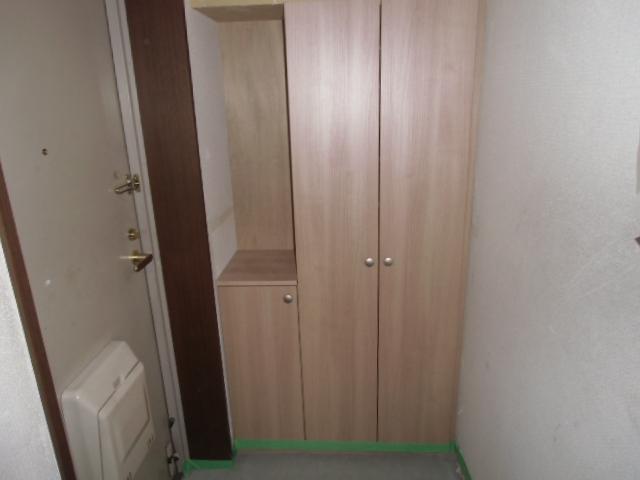 Entrance. Local (12 May 2013) Shooting.