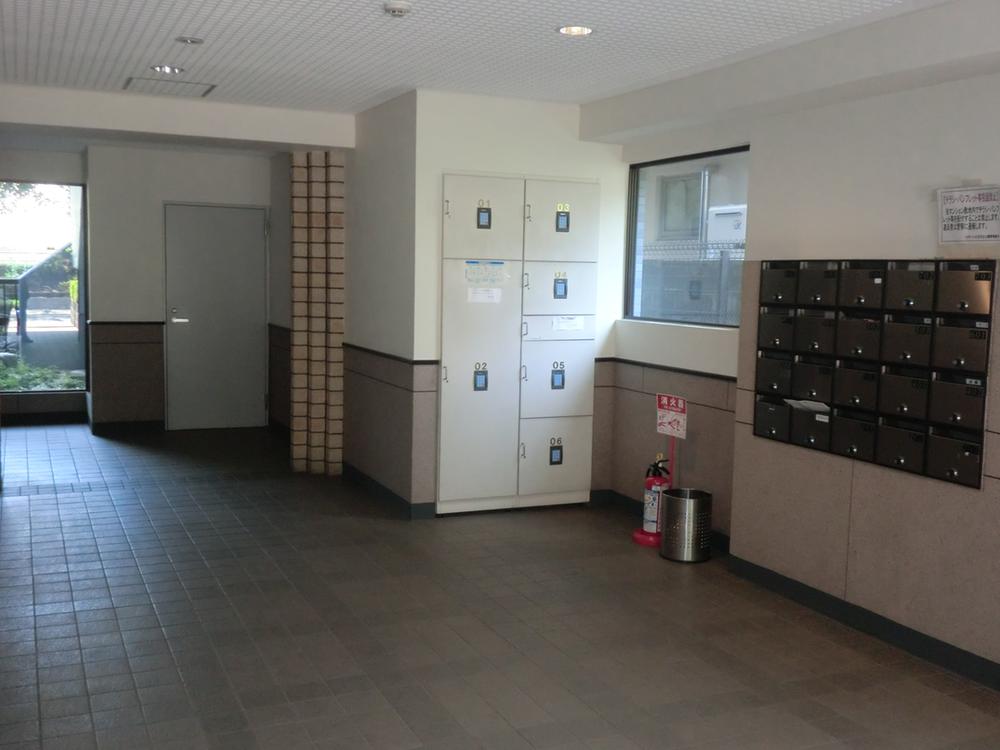 Entrance. Entrance is Hall