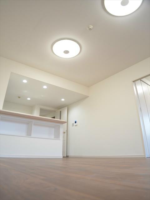 Living. High ceilings, Bright living room