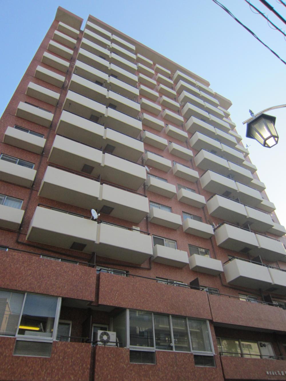 Local appearance photo. The appearance of the paste outside wall tile