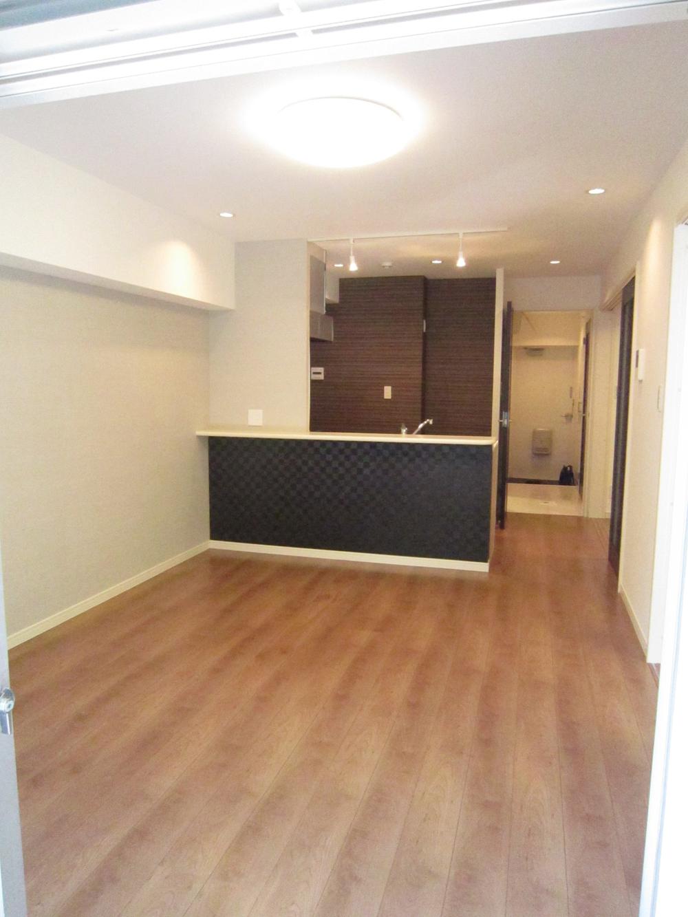 Non-living room. Living-dining