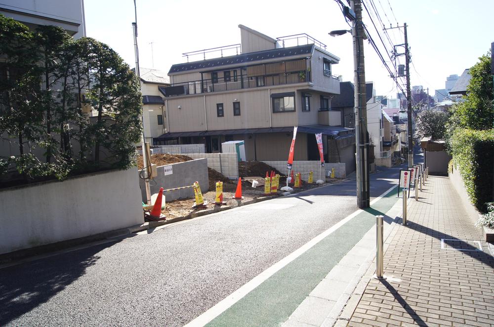 Local photos, including front road. Local (12 May 2013) Shooting