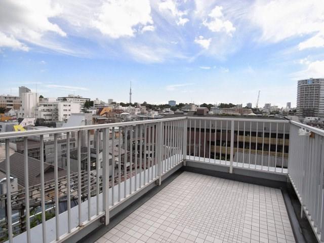 Local appearance photo. Sky tree from the roof balcony