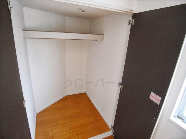 Receipt. Walking closet