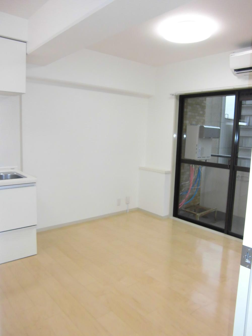 Living. D (2013 November shooting)