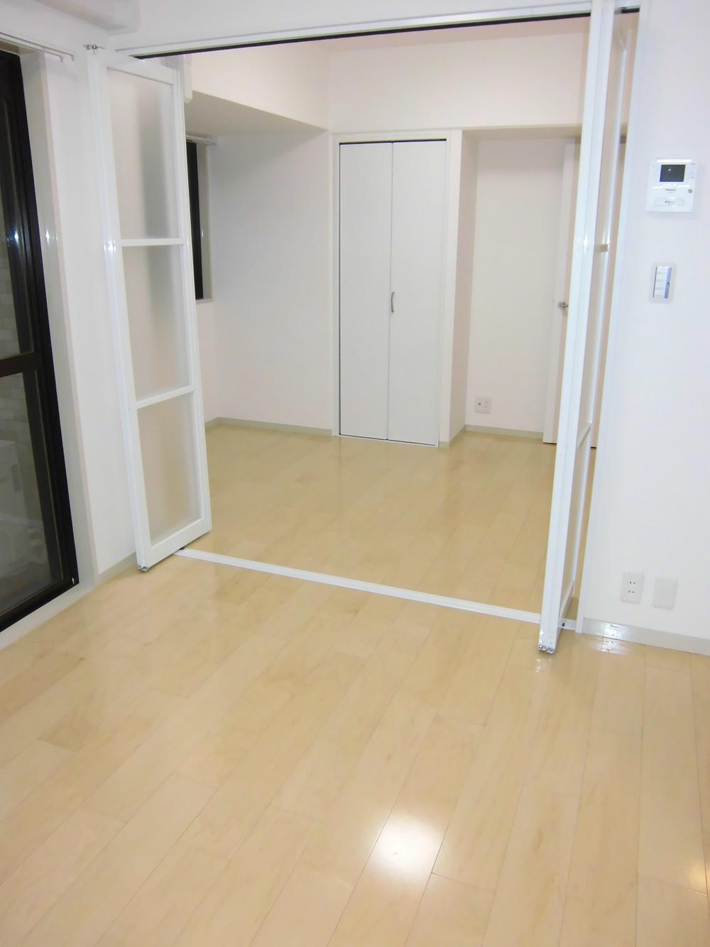 Non-living room. North Western-style (2013 November shooting) ※ It can also be used as a living room and opened a movable Orito.