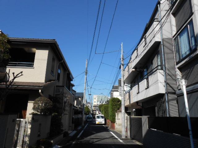 Local photos, including front road. Local (12 May 2013) Shooting