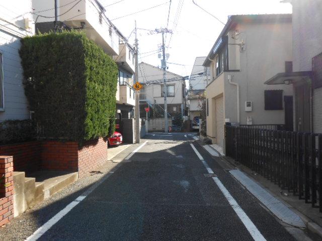 Local photos, including front road. Local (12 May 2013) Shooting