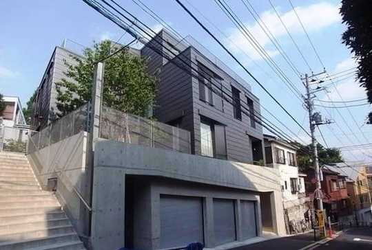 Local appearance photo