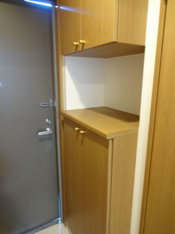 Receipt. Footwear purse