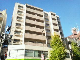 Local appearance photo. ~ It is in a new interior renovation. 12 / 27 scheduled for completion ~ Your preview is possible at any time.  Fully furnished, It is southeast angle room.  1 minute to the station, 3 Station 3 is a route available convenient for transportation.