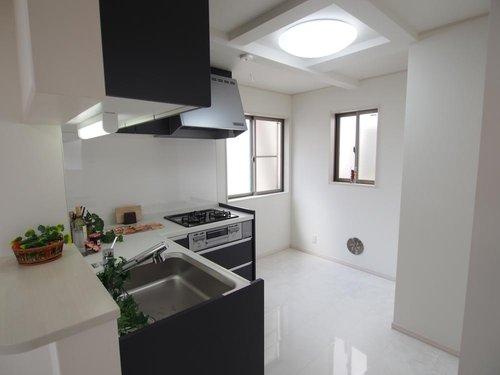 Kitchen. Room (August 2013) Shooting