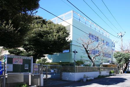 kindergarten ・ Nursery. Little Women to nursery school 200m