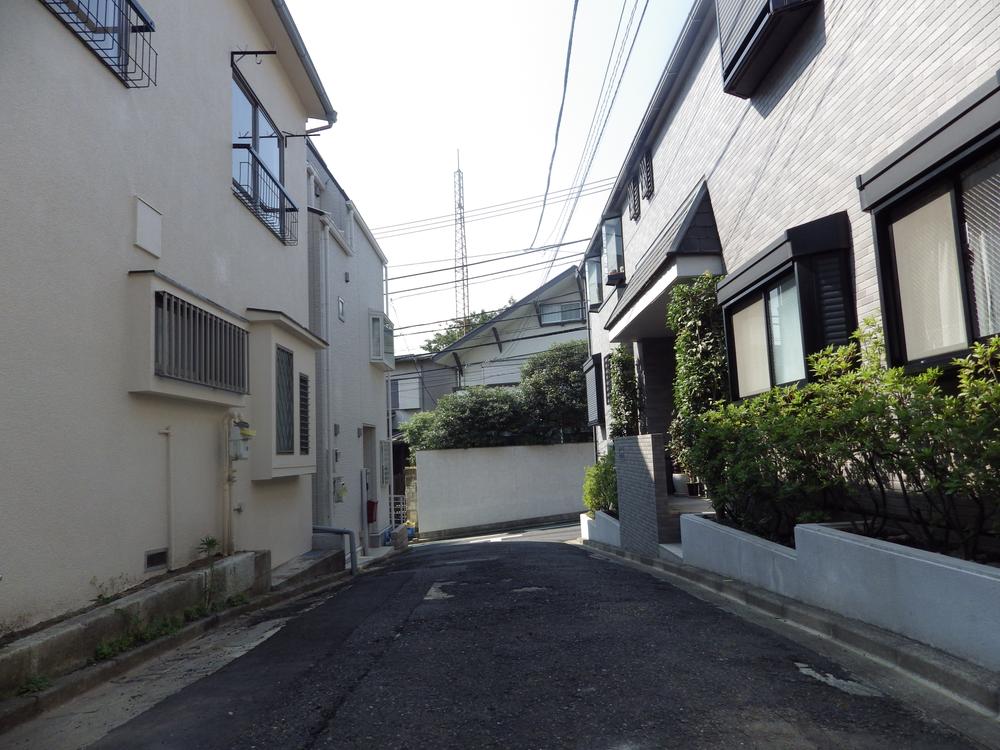 Local photos, including front road. Frontal road