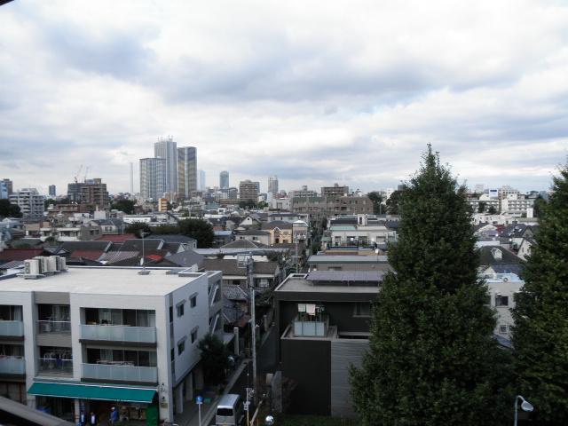 View photos from the dwelling unit. View from the site (October 2013) Shooting