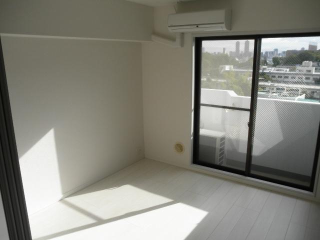 Non-living room. Indoor (10 May 2013) Shooting