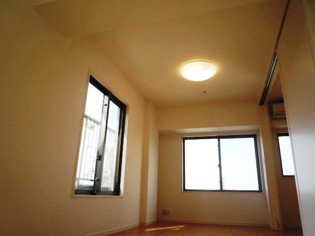 Non-living room. Indoor (September 2013) Shooting