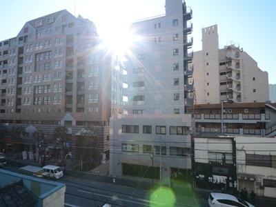 View photos from the dwelling unit. Indoor (April 2013) Shooting