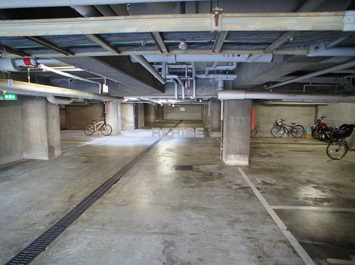 Parking lot. Parking is equipped with an exclusive right to use