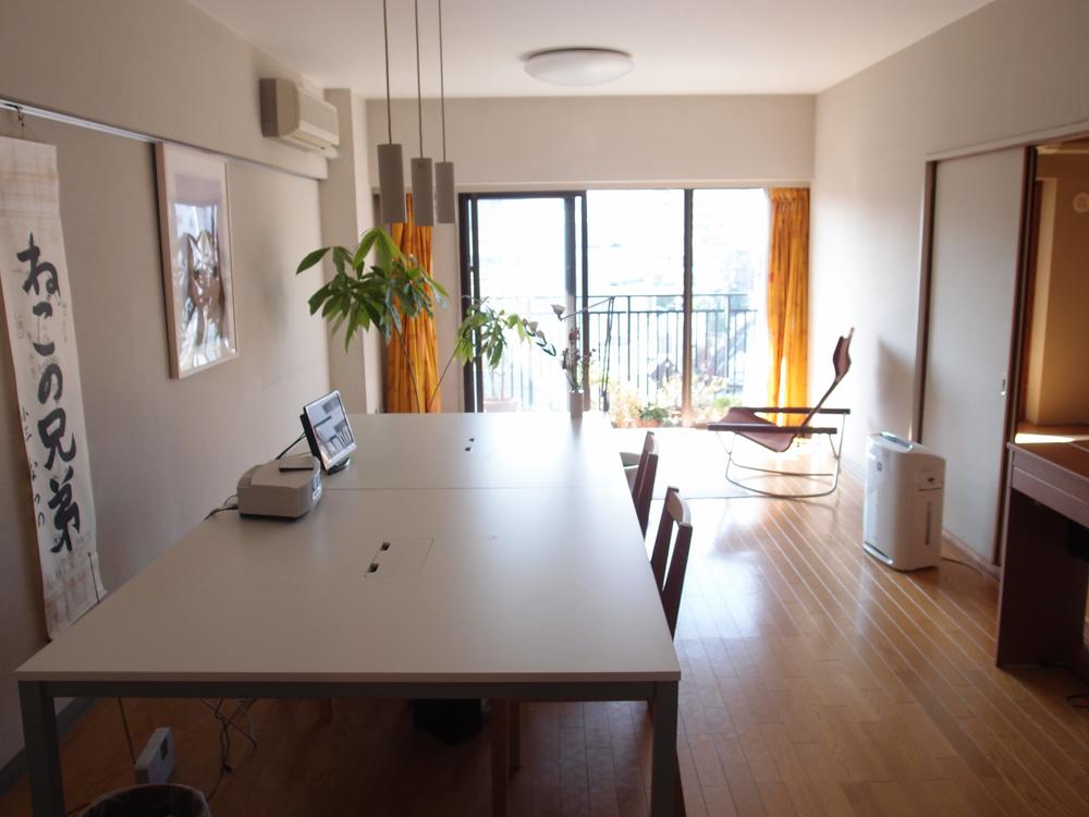 Living. Indoor (11 May 2013) Shooting