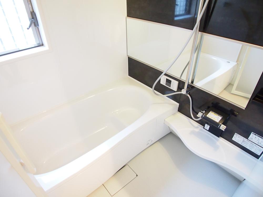 Bathroom. Indoor (11 May 2013) Shooting