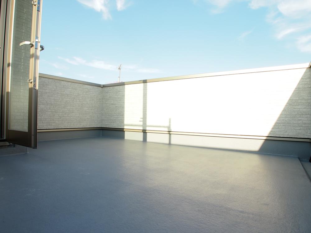 Balcony. Roof balcony 8 pledge