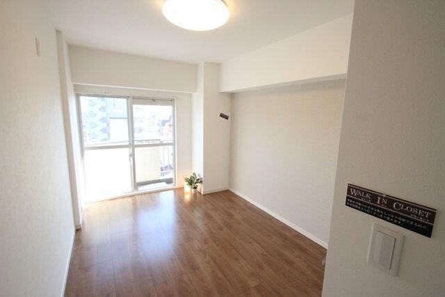 Non-living room. Western-style 6.3 Pledge