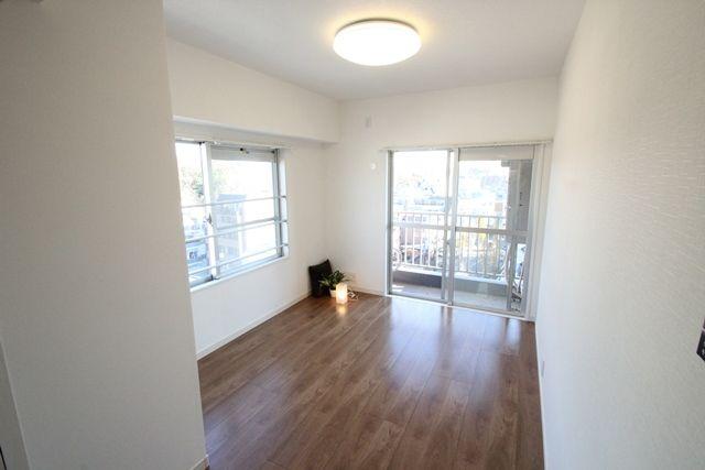 Non-living room. Western-style 5.4 Pledge