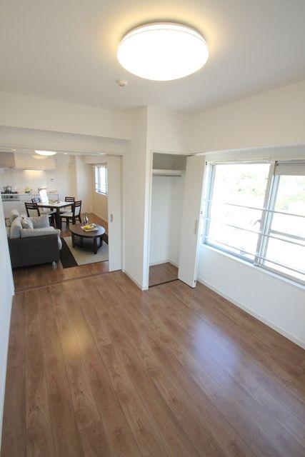 Non-living room. Western-style 5.4 Pledge