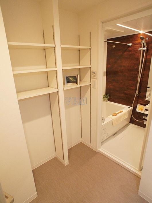 Receipt. Even without the perfect storage of dressing room