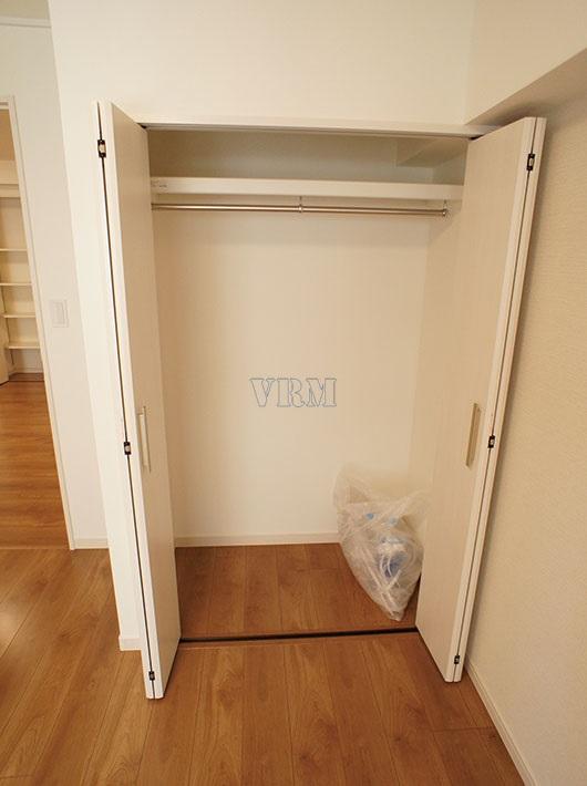 Receipt. Housed in a Western-style