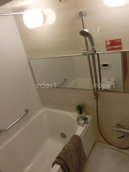 Bathroom. Convenient reheating ・ With bathroom dryer!