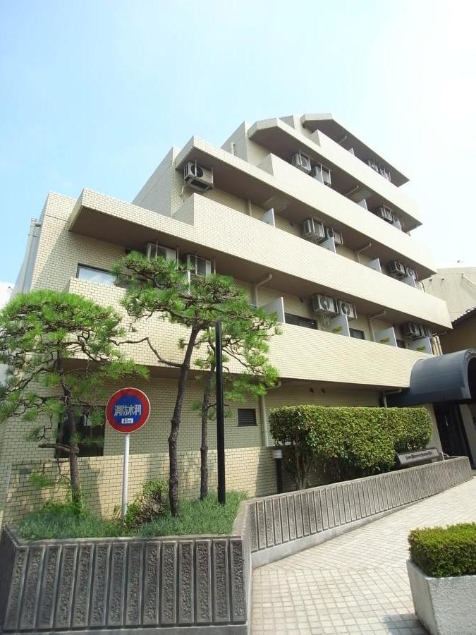 Local appearance photo. Local (11 May 2013) Shooting