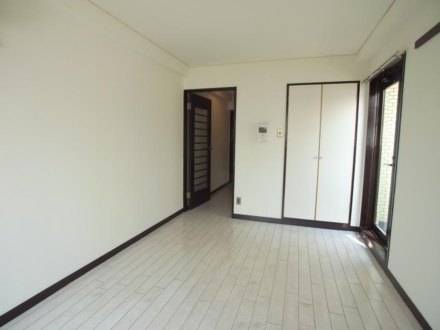 Living. Indoor (March 2010) Shooting