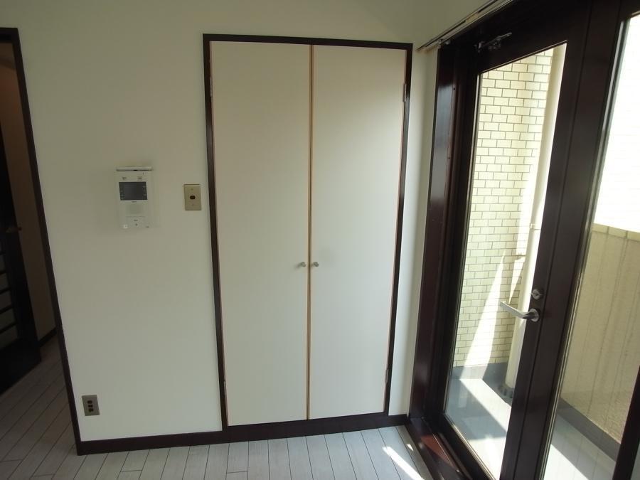 Living. Indoor (March 2010) Shooting