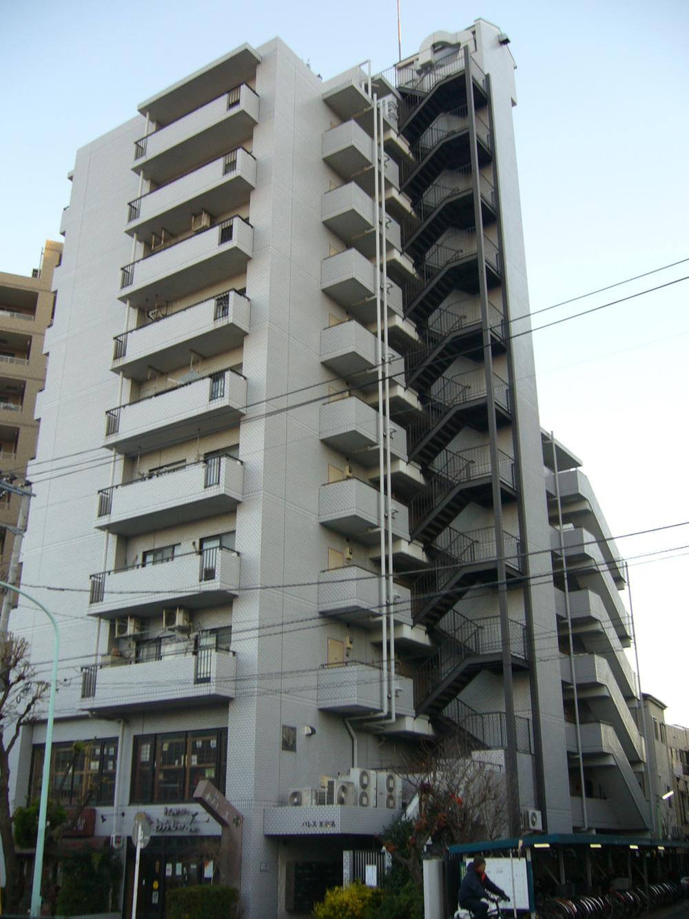 Local appearance photo. Local (12 May 2013) Shooting