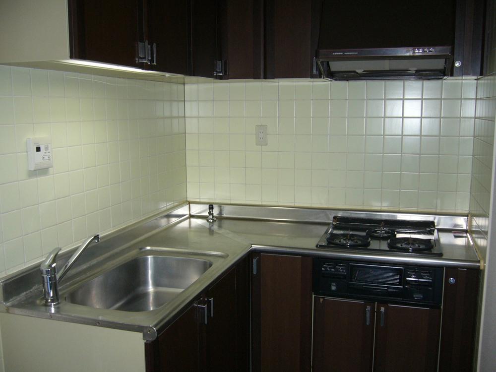 Kitchen. Indoor (12 May 2013) Shooting