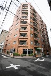 Local appearance photo. JR Yamanote Line ・ Keihin Tohoku Line Tokyo Metro Nanboku Line ・ Chiyoda Line 3 station 4 lines available of good location