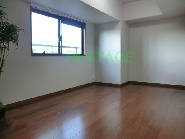 Non-living room. Western-style about 6.0 Pledge