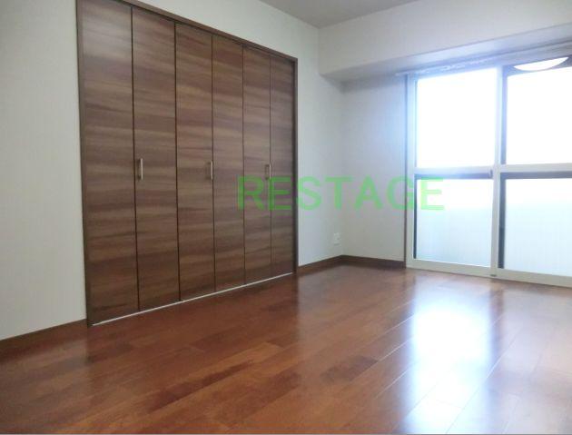 Non-living room. Western-style about 7.0 Pledge