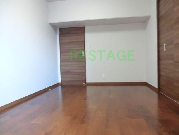 Non-living room. Western-style about 7.0 Pledge