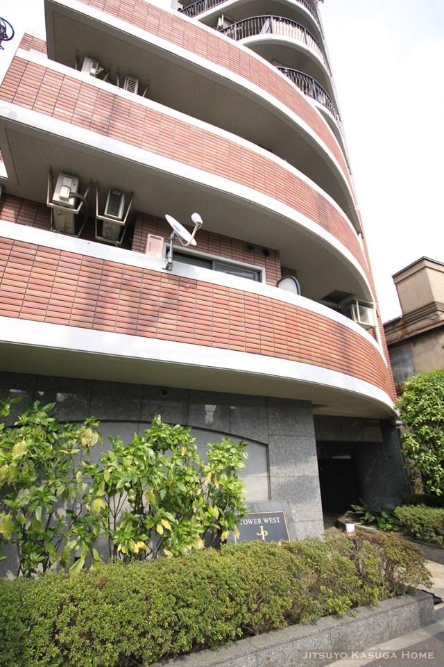 Local appearance photo. Lovely appearance of brick