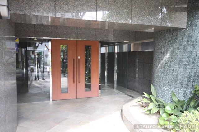 Entrance. Common areas