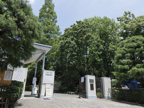 Surrounding environment. Koishikawa Botanical Gardens (5 minutes walk ・ About 380m)