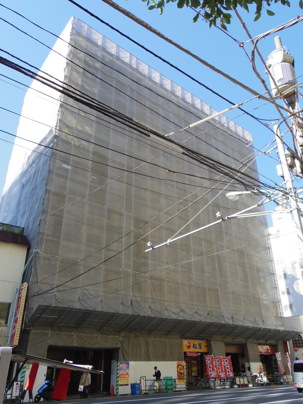 Local appearance photo. Local (11 May 2013) Shooting