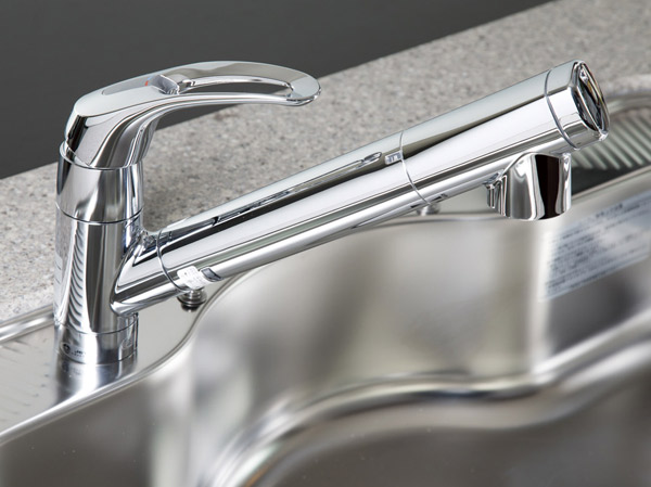 Kitchen.  [Water purifier integrated faucet] Built-in water purifier to the faucet of faucets. Clean water and raw water can be switched at the switching operation.
