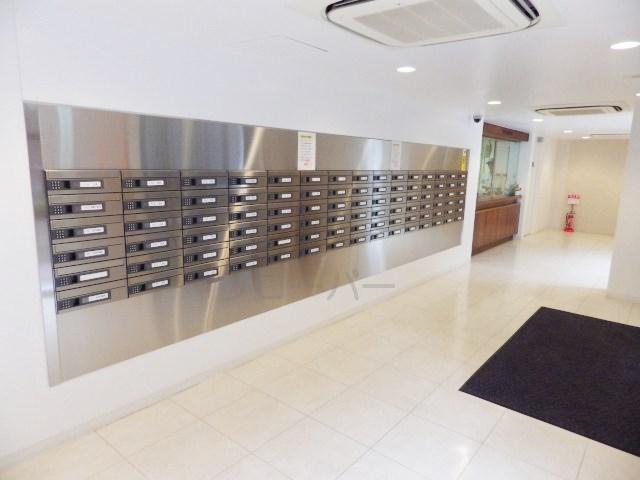 Other common areas. Set post