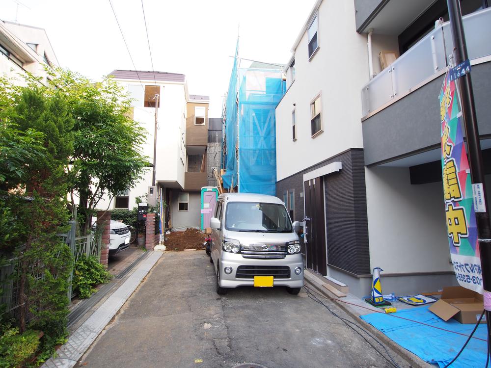 Local photos, including front road. Local (August 2013) Shooting